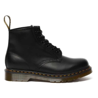 A24---dr martens---26230001101 YSBLACK.JPG