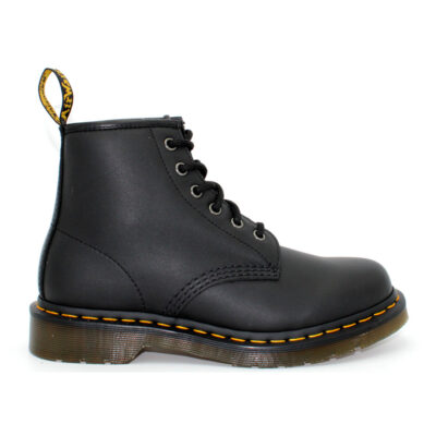 A24---dr martens---26409001101 NAPPABLACK.JPG